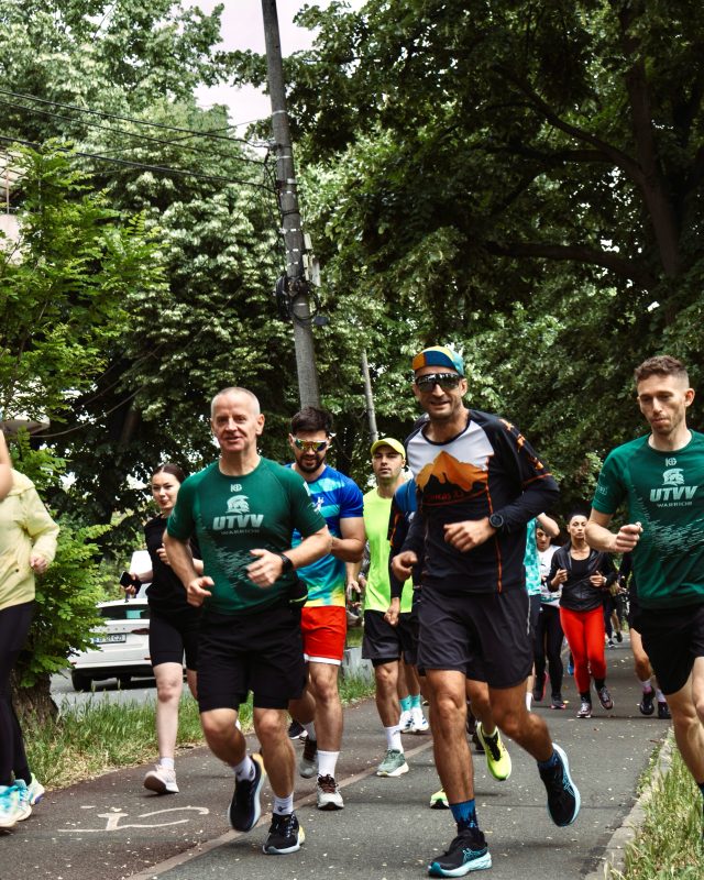 A fost un weekend plin, un weekend în care ne-am bucurat că avem parte de așa oameni în comunitate. 🎉 

O parte cu Runuccino În Deplasare, o parte acasă, același vibe bun peste tot! Cei de acasă au avut grijă ca totul să fie ok, au fost atenți cu cei noi, cumva, nu credem că a simțit cineva lipsa noastră, nici nu trebuie. 🤗 Runuccino e mai mult decât noi 2… mai pleacă și părinții. 😅

Tura clasică, povești, cafeluțe, pozici, o desfășurare superbisimă, e datorită vouă, mulțumim! 🙏 

😎 - @alexandru.stroe_ & @biiaa1296 
☕️ - @mosaic.coffeeshop 
📸 - @andrei.barbuti 

#runuccino #run #community
