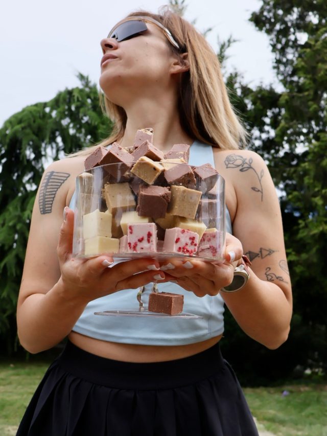O tură a copilărie, o tură dulce, o tură de suflet! ❤️ 

Weekendul a început așa cum trebuie, cu o alergare, cu o poveste, cu o cafeluță și cu ceva miam miam. 

Cei de la @batonsannicolau.ro fac parte din comunitatea noastră și ne-au deblocat niște amintiri, gusturi chiar, legate de când eram mici. 🥳

De cafeluța celor de la @statia_de_cafea_marschall nu mai are sens să zicem nimic, e tradiție, dar le mulțumim lor și în special spiridușilor de pe tură. 🤗 

Așa a fost povestea de la Runuccino #118. 🥳

Weekeeeeend superbisiiiim! 🥰

 Așa a fost Runuccino #118. 🔥

#runuccinl #run #community