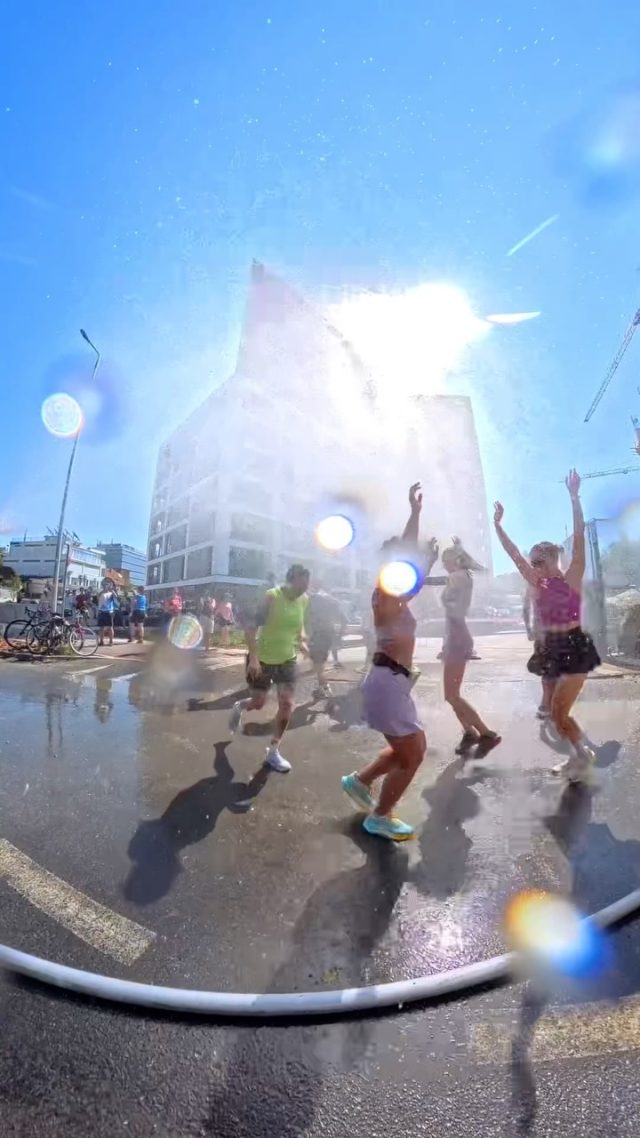 Dragilor, e ultimul weekend din august. 🥹

A fost a 3-a vară de Runuccino și vă spunem din tot sufletu și toată inima, că efectiv adorăm absolut tot ce am reușit să facem împreună! 😍 

Pe cât de mare a fost căldura, pe atât de multă fericire am văzut în ochii oamenilor ce au venit sâmbătă de sâmbătă la alergat, la o poveste, la o cafea! 🫶 

Vara noastră ați fost voi, mulțumim! 🤗 

#runuccino #community #friends #bigfamily